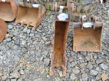 Image of 10" Digger Bucket 165mm Ears 340mm Centres 45mm Pins